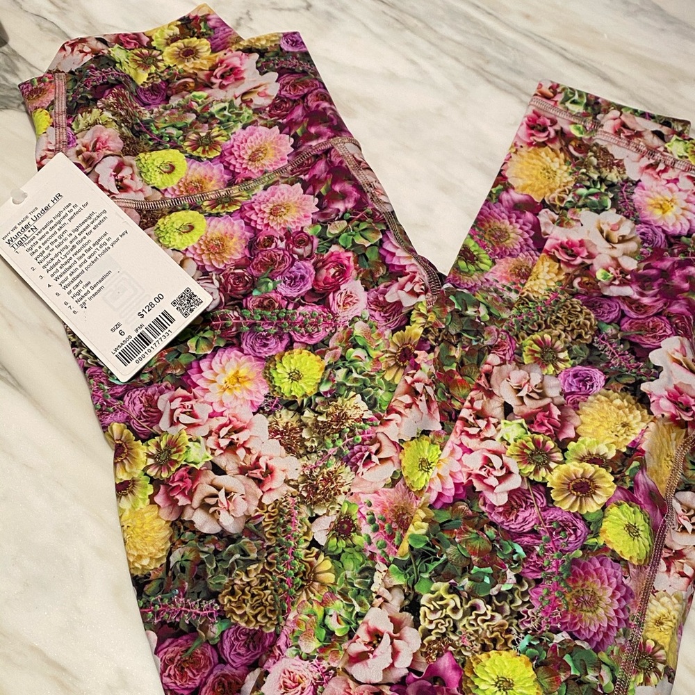 NWT Lululemon Wunder Under size 6
